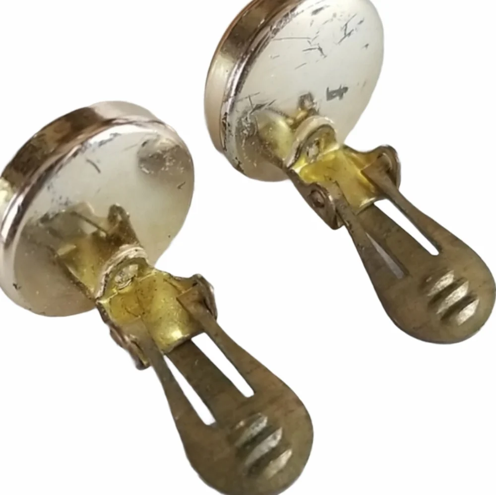 Vintage 1970s Earth Tone Inlaid Clip Earrings Gold Tone - Picture 6 of 16